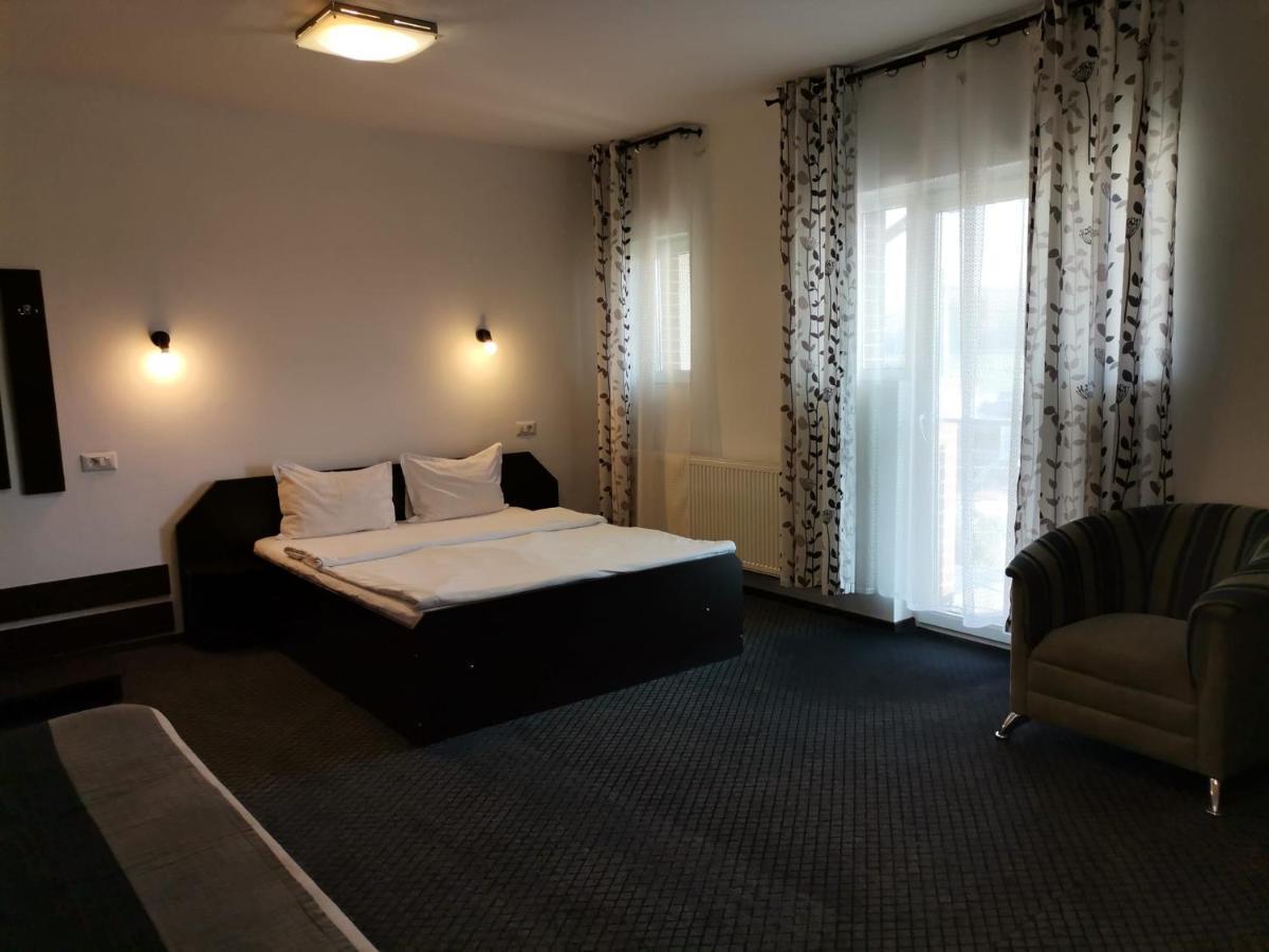 Motel Davios Тыргу-Жиу Экстерьер фото