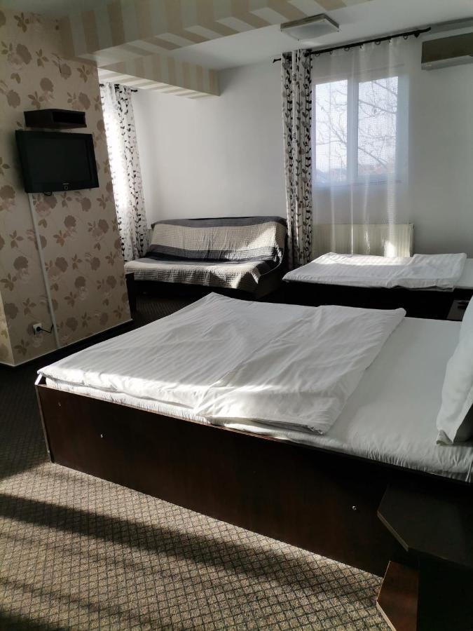 Motel Davios Тыргу-Жиу Экстерьер фото