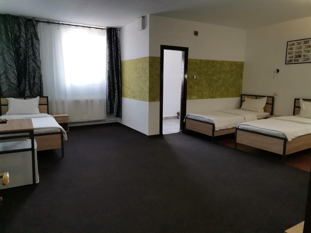 Motel Davios Тыргу-Жиу Экстерьер фото