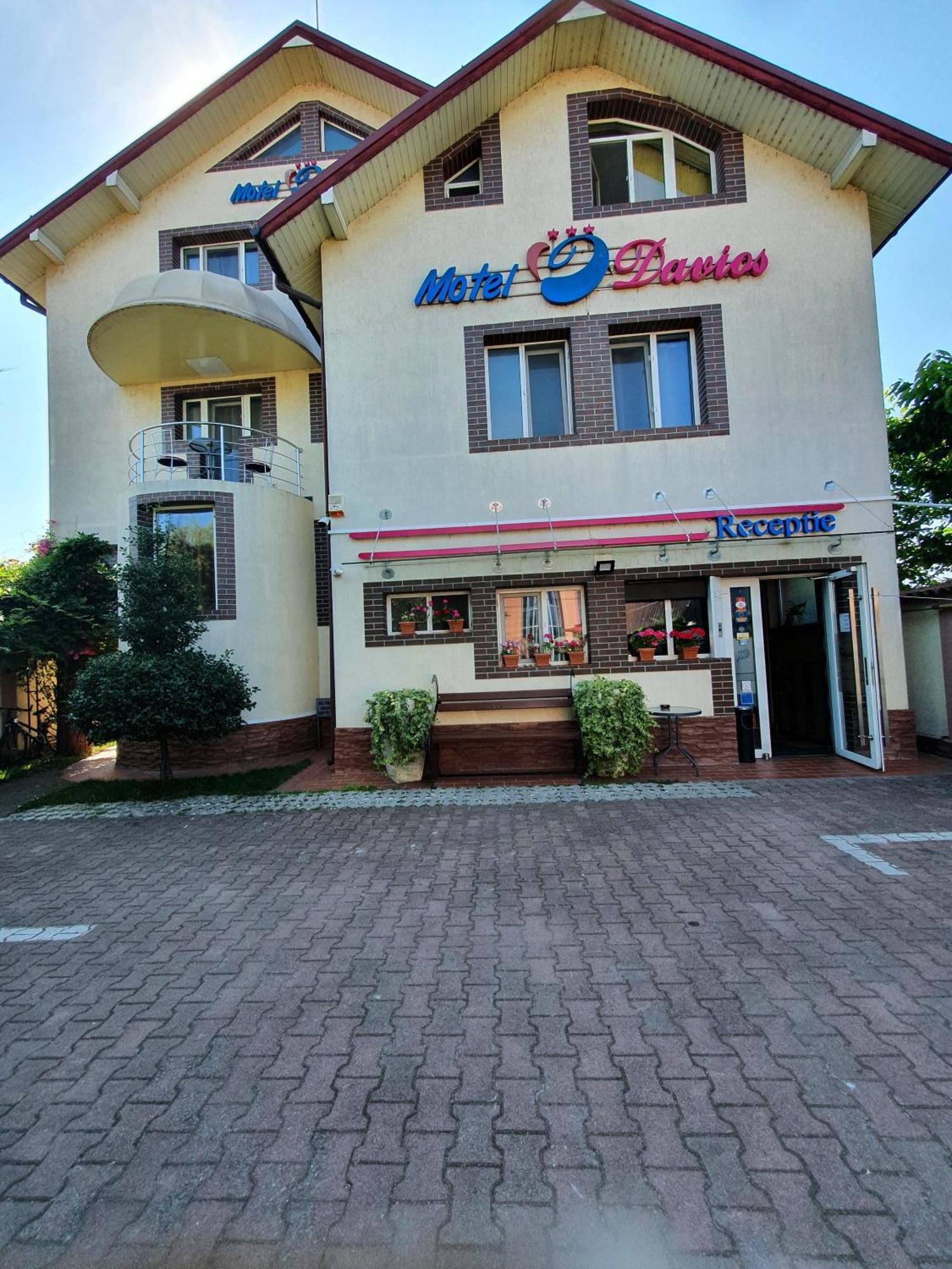 Motel Davios Тыргу-Жиу Экстерьер фото