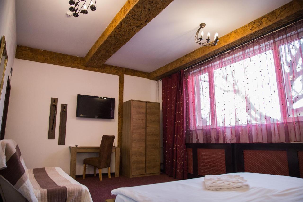 Motel Davios Тыргу-Жиу Экстерьер фото