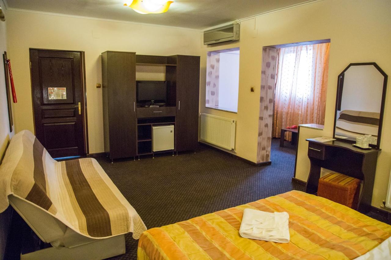 Motel Davios Тыргу-Жиу Экстерьер фото